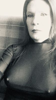 Транссексуалка Лика  — проститутка с большими формами, 28 лет